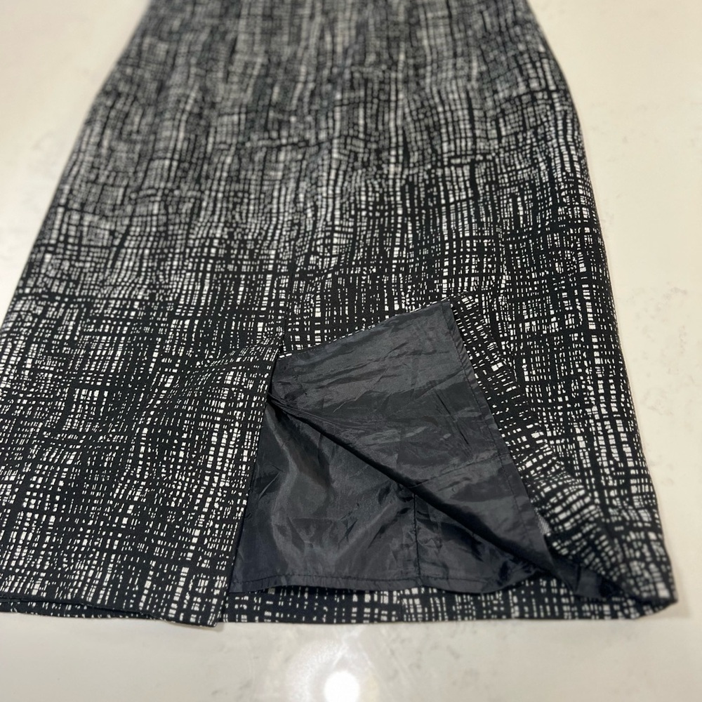 Willi Smith Black and White Sheath Dress with Cowl Neck - Picture 6 of 12